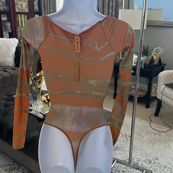 Skims swimsuit/bodysuit - Picture 5 of 9